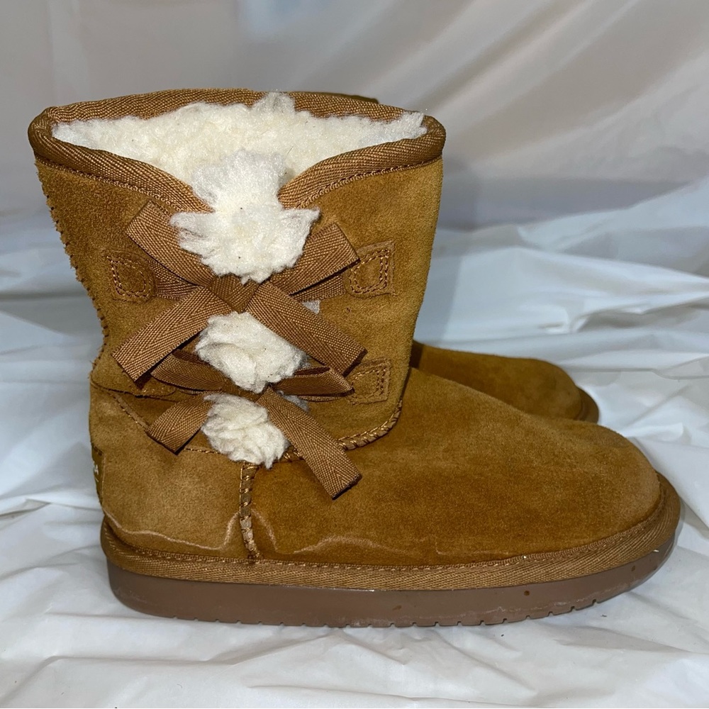 Girls Koolaburra by UGG Tan Size 12 Victoria Short Boots
